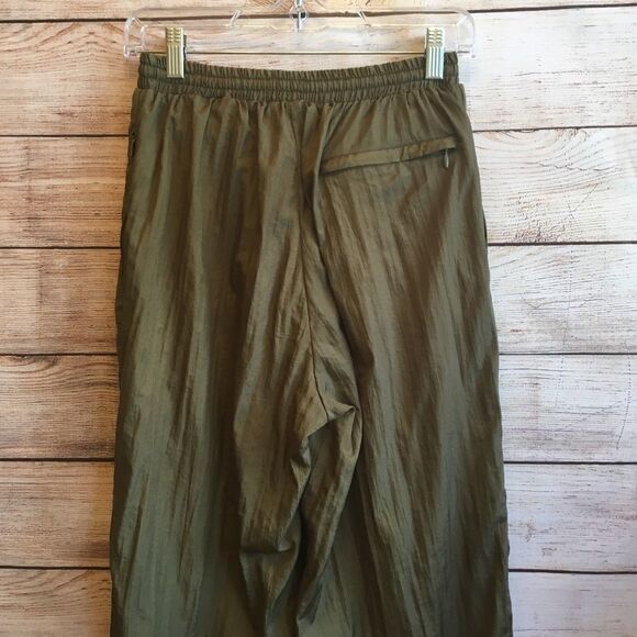 VINTAGE TURNPOINT SPORTS NYLON JOGGERS IN GREEN - Picture 7 of 8